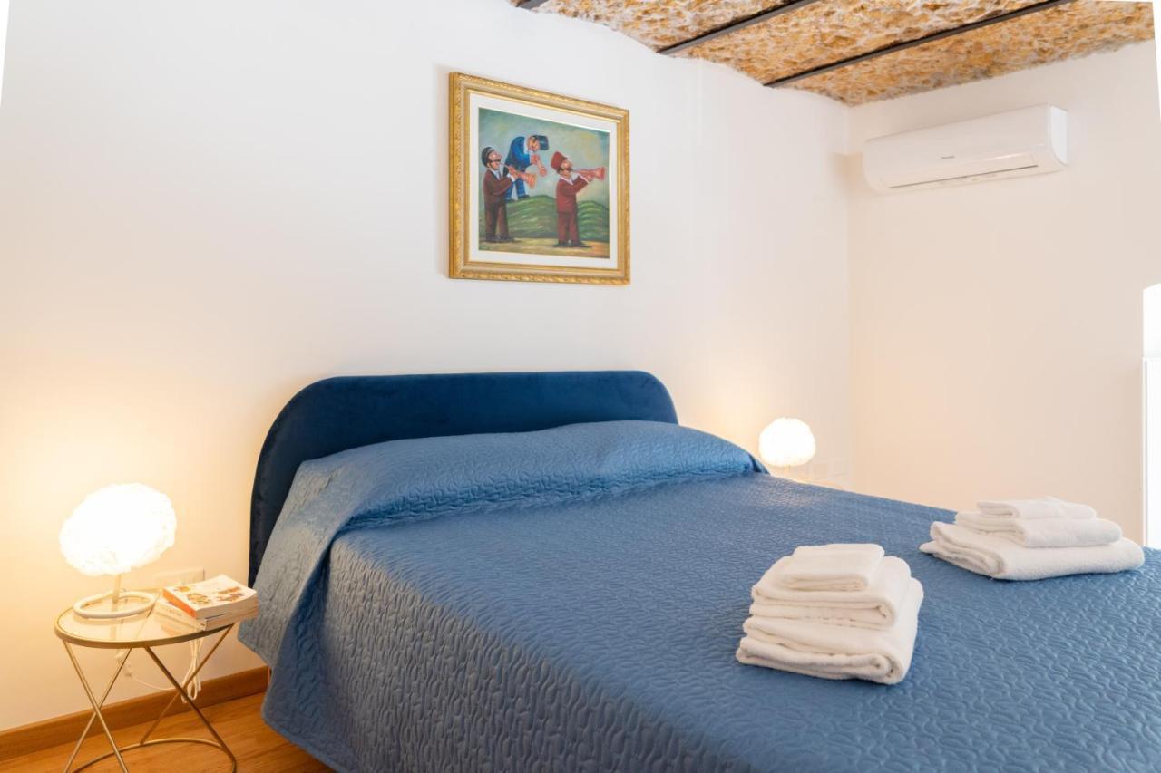 Antico Mercato Di Ortigia Lovely Apartment Siraküza Dış mekan fotoğraf